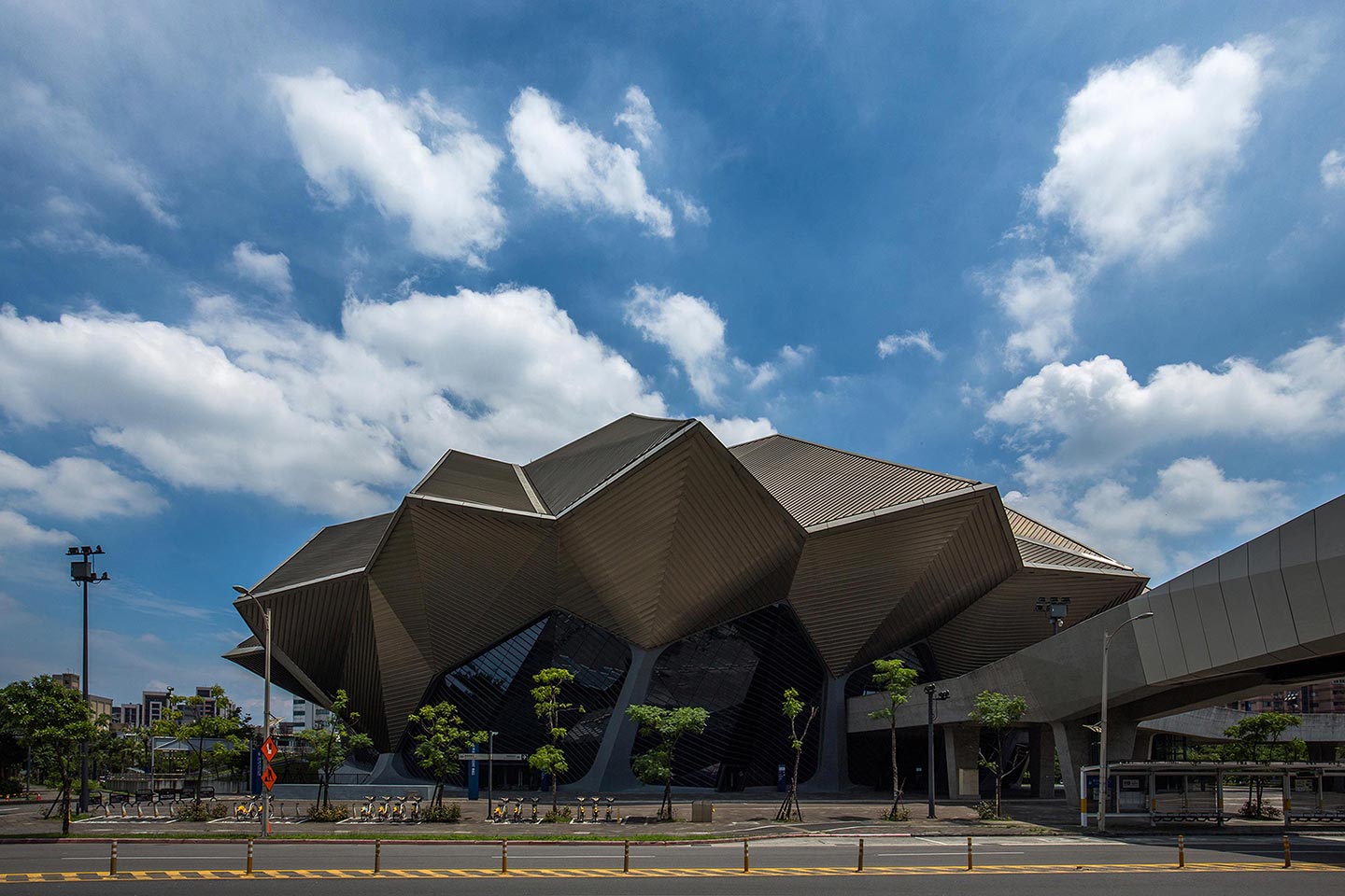 Taipei Music Center - 台北流行音樂中心 建築設計攝影作品集,台北攝影公司-商業攝影師「photo2.5D」(攝影方案,價格費用,收費報價單洽詢)攝影作品集範例有：建設公司攝影,建築設計攝影,營造公司攝影,建案攝影,豪宅攝影,房產攝影,景點攝影,空間住商室內設計攝影，客戶觸及台中、台南、高雄、北台灣（新竹、桃園、新北市）。
