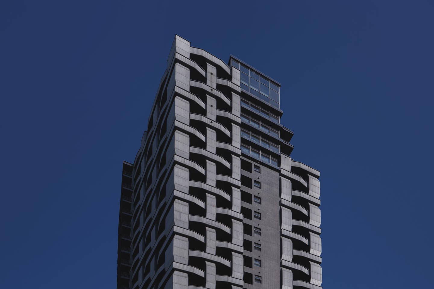 建築設計攝影作品集,台北攝影公司-商業攝影師「photo2.5D」提供：專業產品商品情境攝影,室內空間設計攝影,建設公司攝影,建築設計攝影,營造公司攝影,建案攝影,豪宅攝影,房產攝影,景點攝影,空間住商室內設計攝影,食物美食產品攝影棚,時裝模特兒Model人像攝影(攝影方案,價格費用,收費報價單洽詢)攝影作品集範例有：人像攝影,飲品食物美食攝影,精品攝影,彩妝化妝品保養品攝影,珠寶飾品攝影,3C電子產品攝影,電器家電攝影。受邀攝影講座：如何學習做成功的商業攝影師,攝影學課程,手機攝影教學,商業攝影棚攝影講座,產品攝影技法課程與數位影像編輯教學等。客戶觸及台中、台南、高雄、北台灣（新竹、桃園、新北市）。